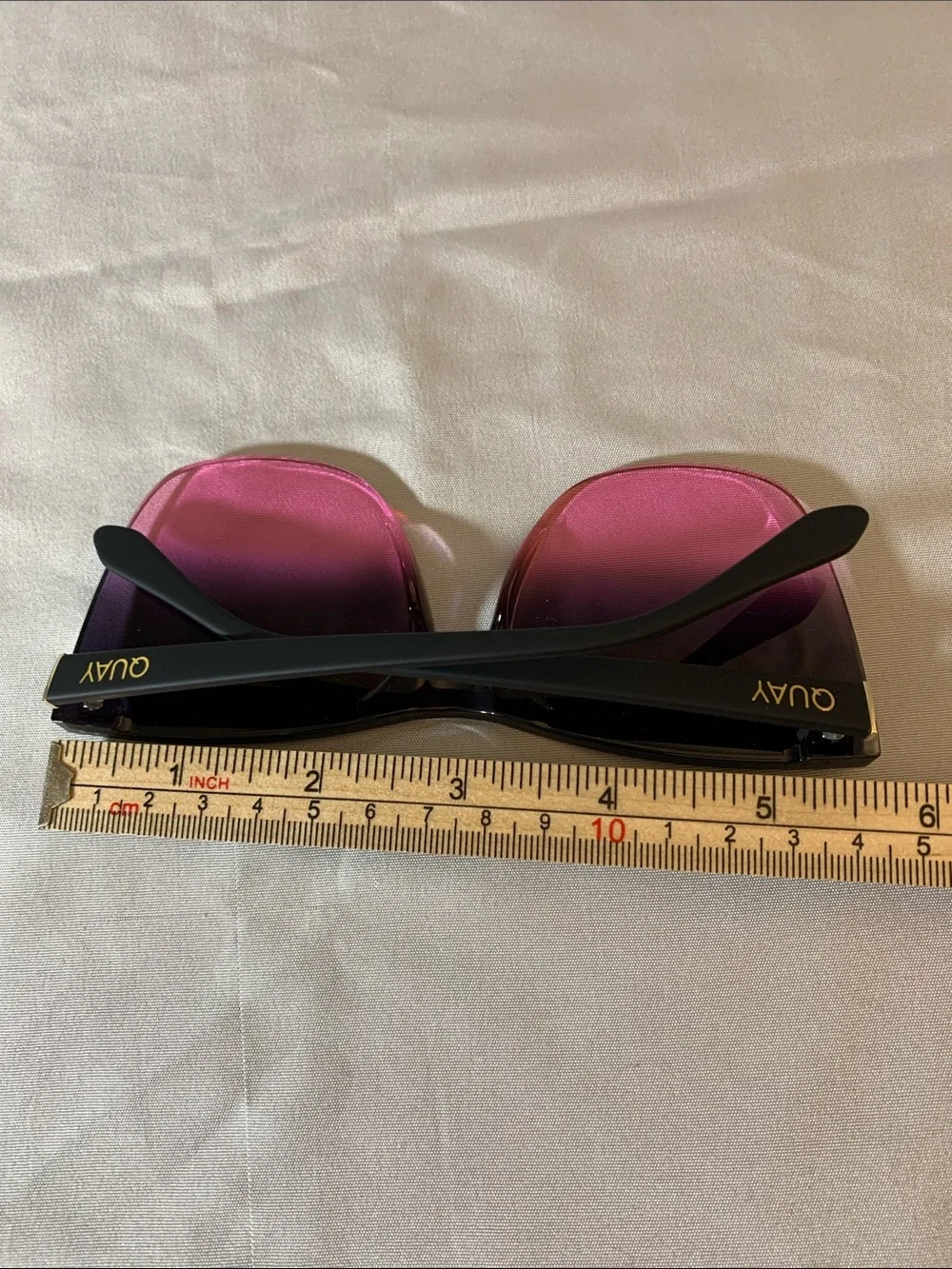 NEW Quay Australia COME THRU 1212 Purple to Pink Ombre Cat-Eye Sunglasses